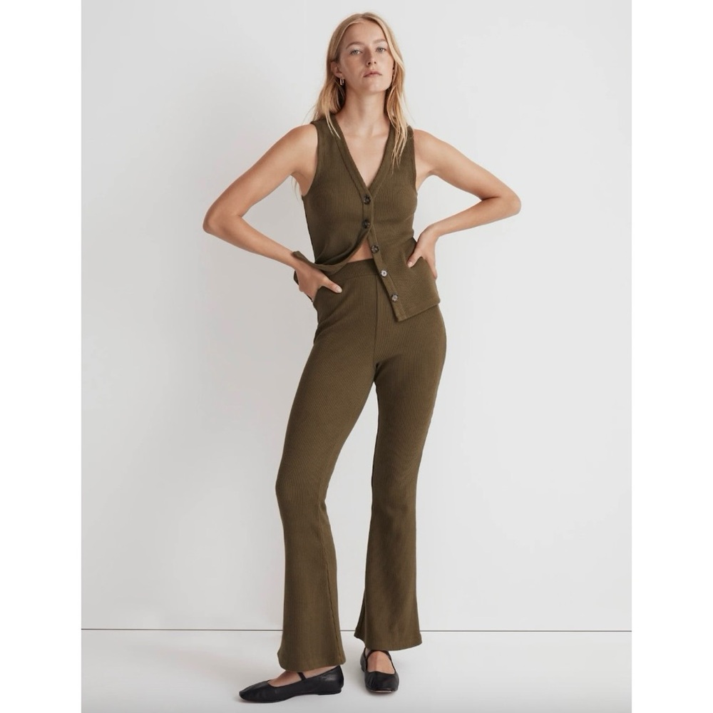 Madewell Ribbed Pull-On Flare Pants in Loden Classic Minimalist, M